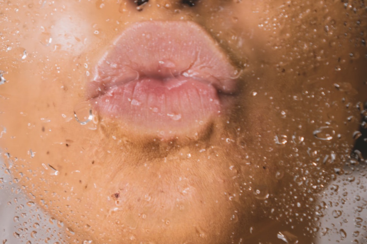 Titelbild zu „Perfekter Kussmund – worauf man bei der Lippenpflege achten sollte“